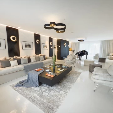 Venta Casa racionalista en barranca 6 ambientes 3 Habitaciones con jardín escalonado y piscina