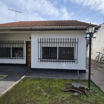 IMPERDIBLE CHALET EN ITUZAINGO NORTE