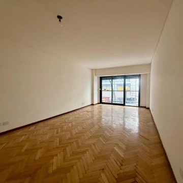 Departamento Venta 4 amb Frente   Dependencia   Cochera y Baulera