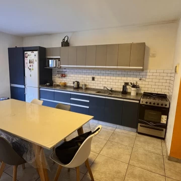 VENTA DEPARTAMENTO 3 AMBIENTES CON PATIO Y COCHERA, LOMAS DEL MIRADOR