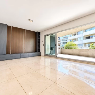 Venta Departamento 4 ambientes Belgrano con balcón aterrazado, parrilla y cochera cubierta.