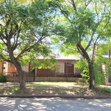 Venta Casa en San Andres De Giles, gran terreno y calidad constructiva. OPORTUNIDAD