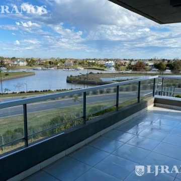 Departamento de 3 ambientes en venta / alquiler  en Puerto Escondido