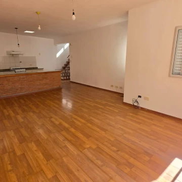 Casa en Planta alta con Terraza Exclusiva | 2 dormitorios | Barrio Echesortu