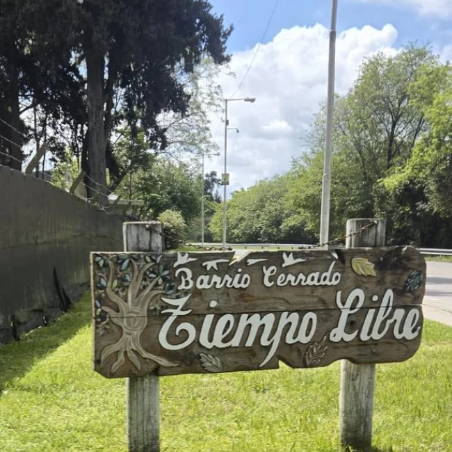 Excelente Casa Quinta Acceso Oeste y Camino del Buen Ayre