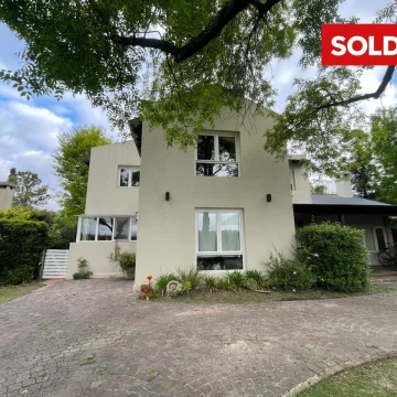 Casa en venta Apta a Crédito en el Barrio Cerrado Villa Rosa 