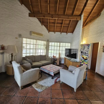 CASA en COUNTRY GOLF " MI REFUGIO" - CANNING.