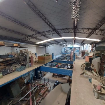 VENTA Galpon amplio en caseros