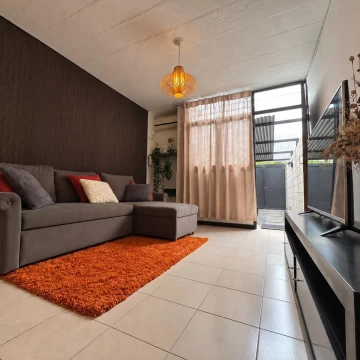 DUPLEX EN VENTA -TRES DORMITORIOS-ESCRITORIO-PATIO-COCHERA