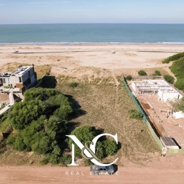 Lote Terreno en venta en Costa Esmeralda primera linea