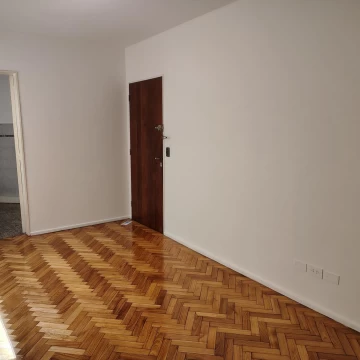 Departamento de dos ambientes en alquiler en Monserrat