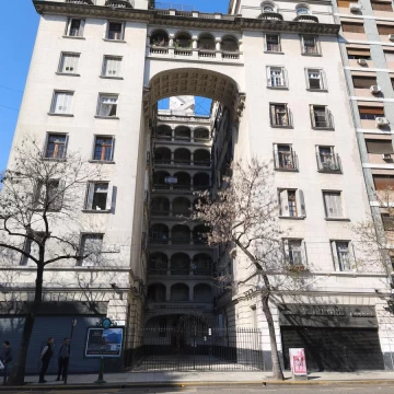 3 ambientes al frente en Edificio del Arco - Monserrat