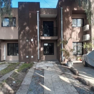 HERMOSO DUPLEX EN ITUZAINGO VILLA UDAONDO