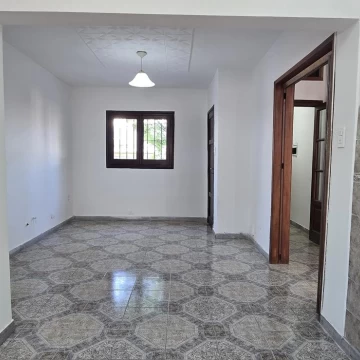 ALQUILER CASA ALTO ALBERDI 2 DORM PATIO Y TERRAZA