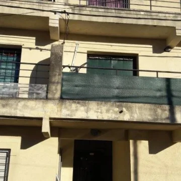 Monoambiente en PB de edificio de escalera en venta (alquilado)
