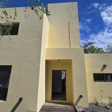 Duplex de 3 dormitorios. Terreno 380m2. 145m2 Cubiertos.