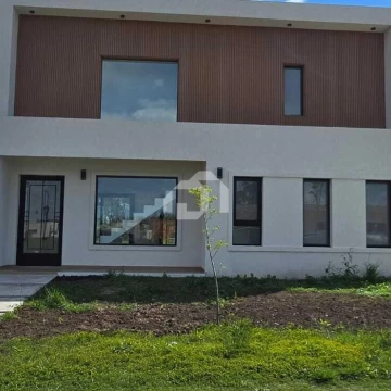 Casa  en Venta en Santa Sofía, Pilar del Este, Pilar