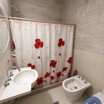 1792695800.jpg