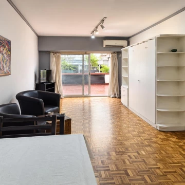 Alquiler Departamento Monoambiente con Patio en Recoleta