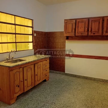Casa en alquiler Merlo 2 ambientes