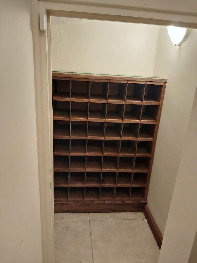 Cava en Bajo Escalera