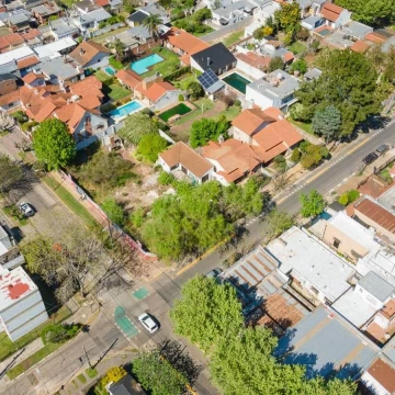 AMPLIO TERRENO EN EXCELENTE UBICACION TEMPERLEY ESTE 