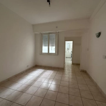 2  ambientes - Ref. a nuevo - Recoleta - Venta