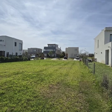 Puertos del Lago |  Barrio Araucarias | Lote Interno con Proyecto Aprobado