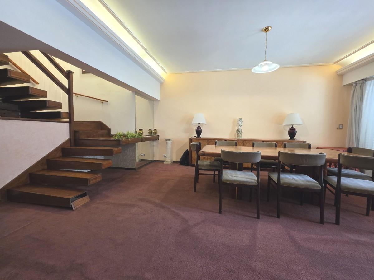 comedor y escalera