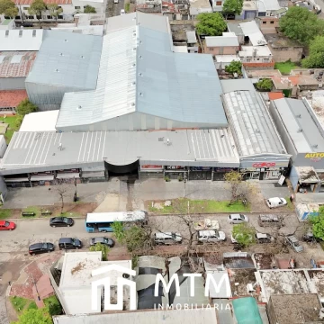 Galpon con locales en venta Rosario, Alberdi.
