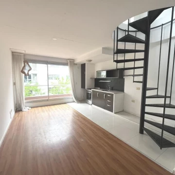 Departamento en venta, 3 ambientes con terraza privada, balcón aterrazado y cochera fija.