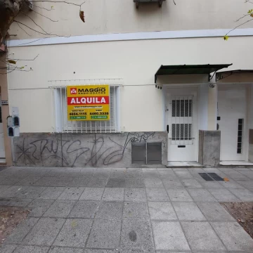 Casa en alquiler para uso comercial - Ramos Mejia Sur