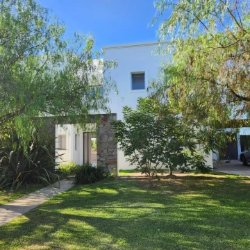 Casa en venta  en San Matias - Area 5- A LA LAGUNA