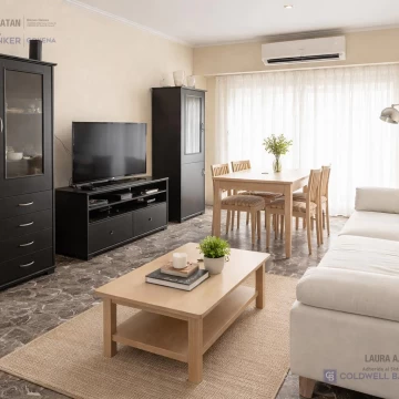 Luminoso 4 amb con Balcón. Departamento en Venta en Flores. Apto Crédito