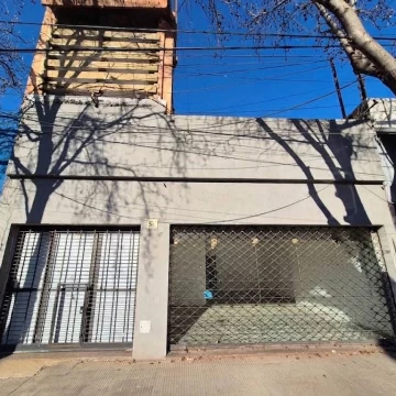 Alquiler Local con Depósito de 300 m2 en zona comercial - Rosario sobre Avenida San Martin