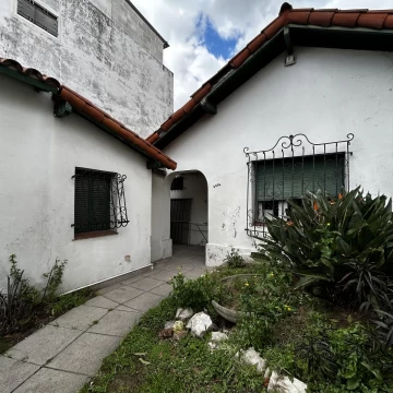 VENTA CASA MULTIFAMILIAR A RECICLAR LANUS OESTE