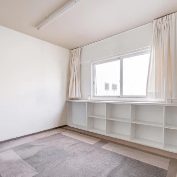 Córdoba y Riobamba Venta 3 departamentos unificados en uno; 2 baños completos, alto, luminoso, multidestino.