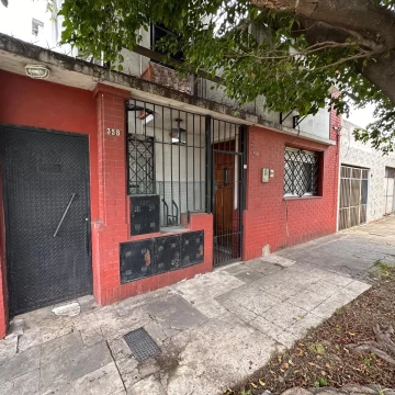 VENTA CASA MAS TRES DEPARTAMENTOS EN GERLI