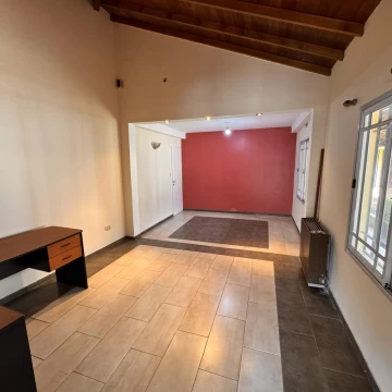 Venta Casa 4 Ambientes y Monoambiente con Cocheras Jardín Parrilla en Villa Celina