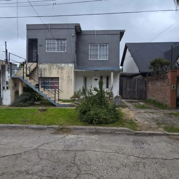 Casa PH venta 3 ambientes parque  cochera Ituzaingo