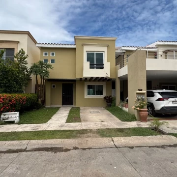 Casa en venta en Privanzas, Mazatlán | 3 recámaras