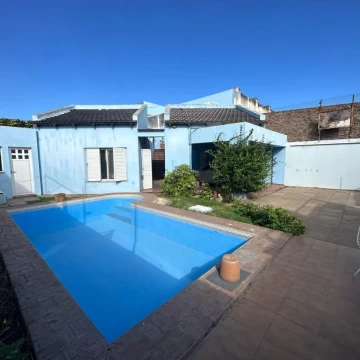 Casa en venta en Falcón y Almafuerte