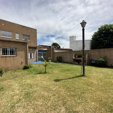 Casa en venta en Benitez 624
