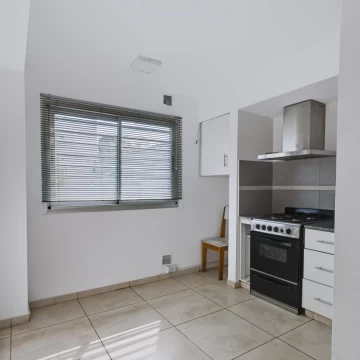 Departamento en Venta de 1 dormitorio con cochera en 43 e/ 16 y 17 - La Plata