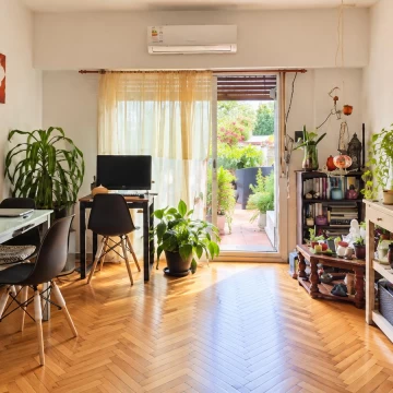 VENTA NÚÑEZ | 2 ambientes con patio propio de 45 m², luz y sol – Apto crédito