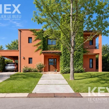 CASA 5 AMBIENTES EN VENTA AYRES PLAZA