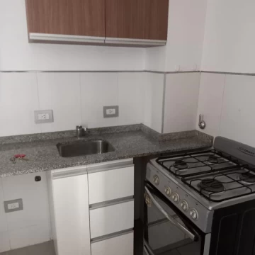 Departamento en Alquiler frente al Parque De Las Tejas . 1D Y MEDIO . Balcon