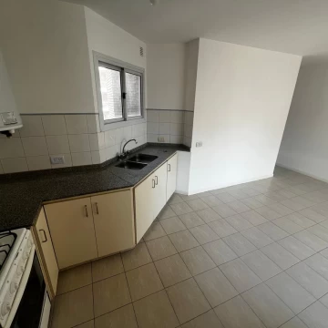 Departamento en Alquiler Nueva Cordoba . Piso Alto . Externo con Balcon