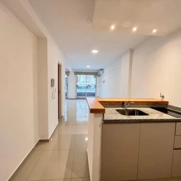 Alquiler Departamento Rosario Abasto Monoambiente Planta Baja Nuevo A/C Hospital HPR.