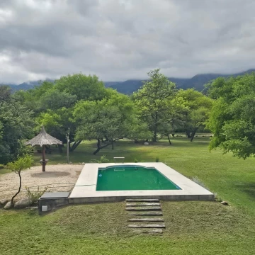 Casa tipo  estancia con   Cabaña con excelente renta en Nono